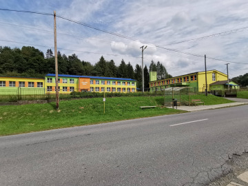 Školské prázdniny využívame na rozpaľovanie starých kotlov na tuhé palivo, ktoré sú nahradené novými plynovými kotlami.